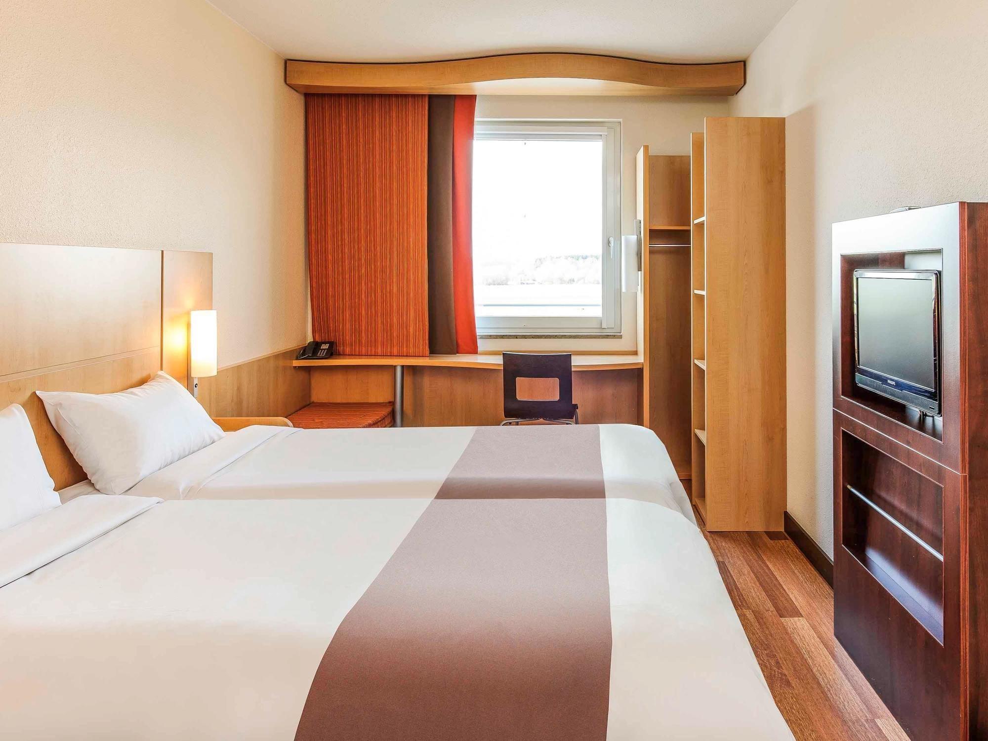 Ibis Hotel Friedrichshafen Airport Messe Экстерьер фото
