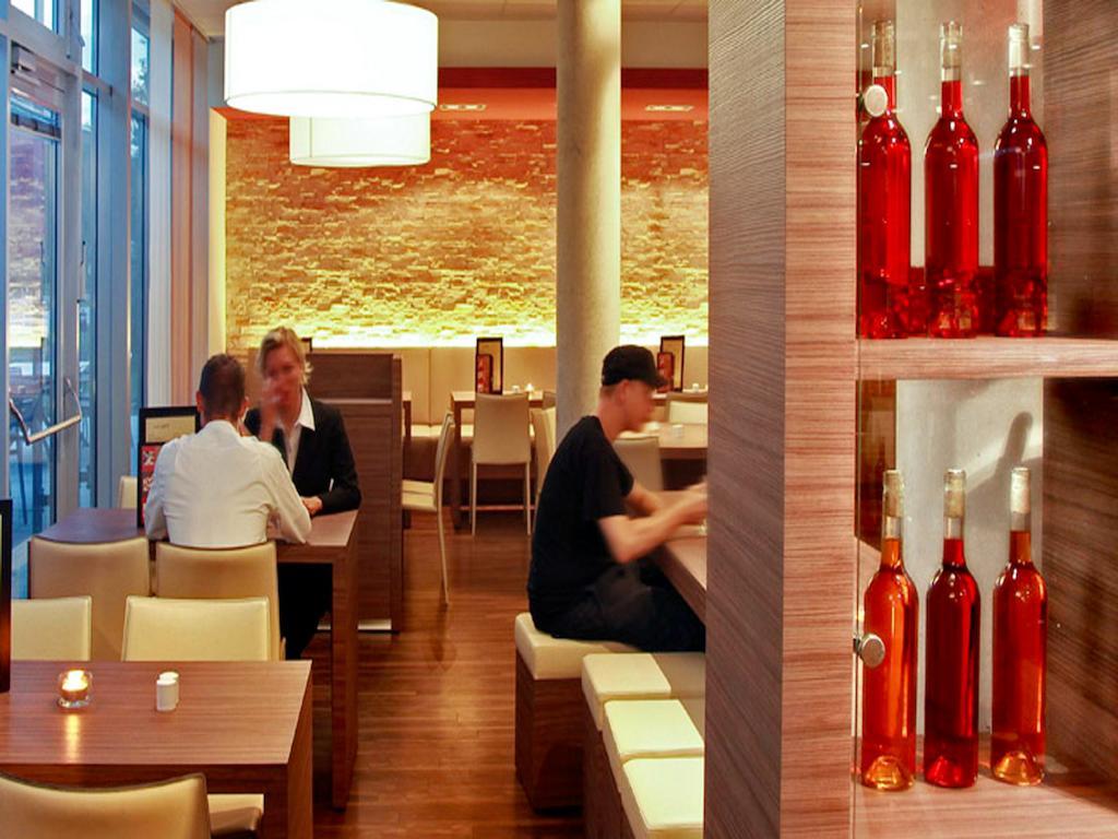 Ibis Hotel Friedrichshafen Airport Messe Экстерьер фото