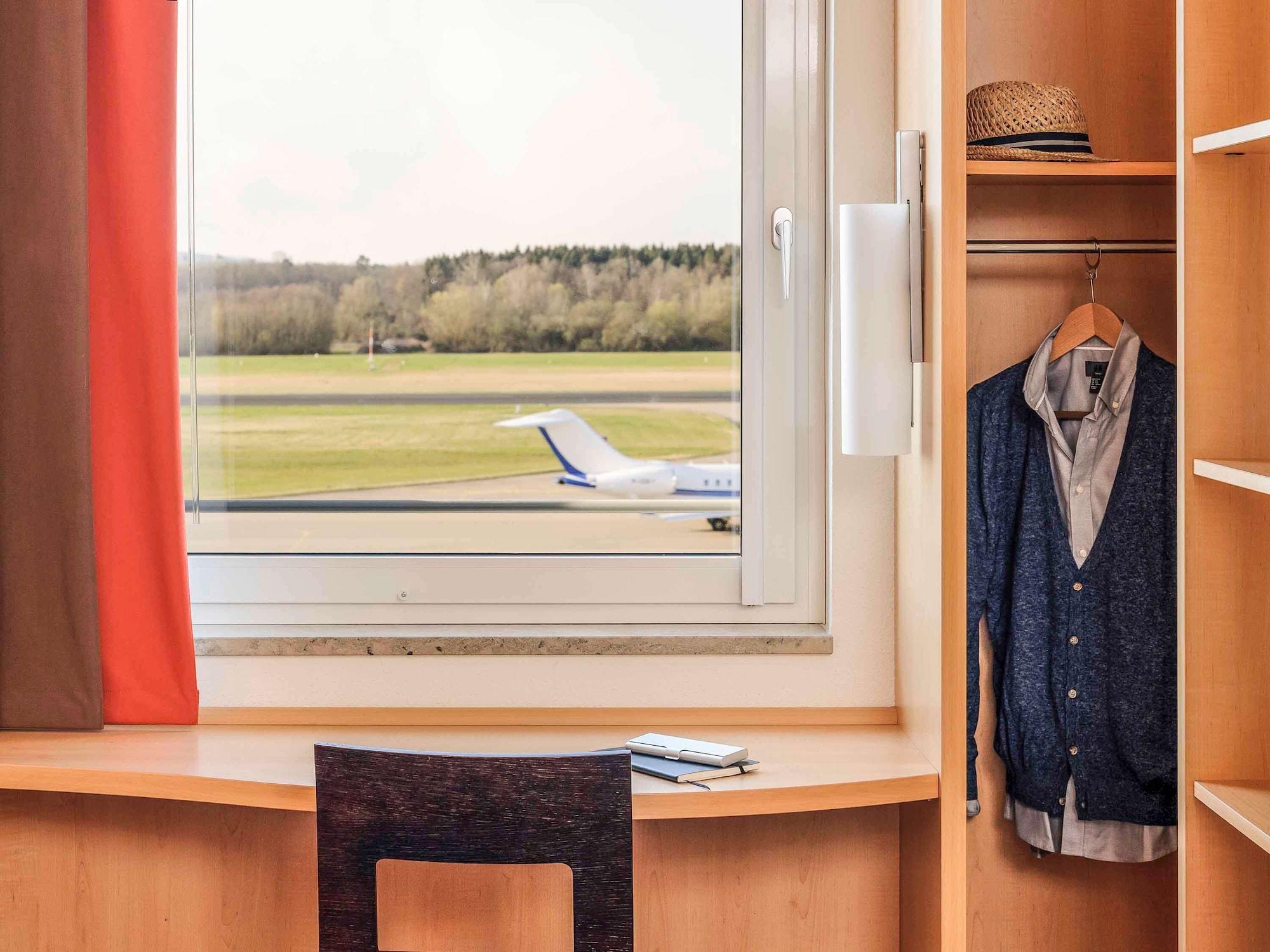 Ibis Hotel Friedrichshafen Airport Messe Экстерьер фото