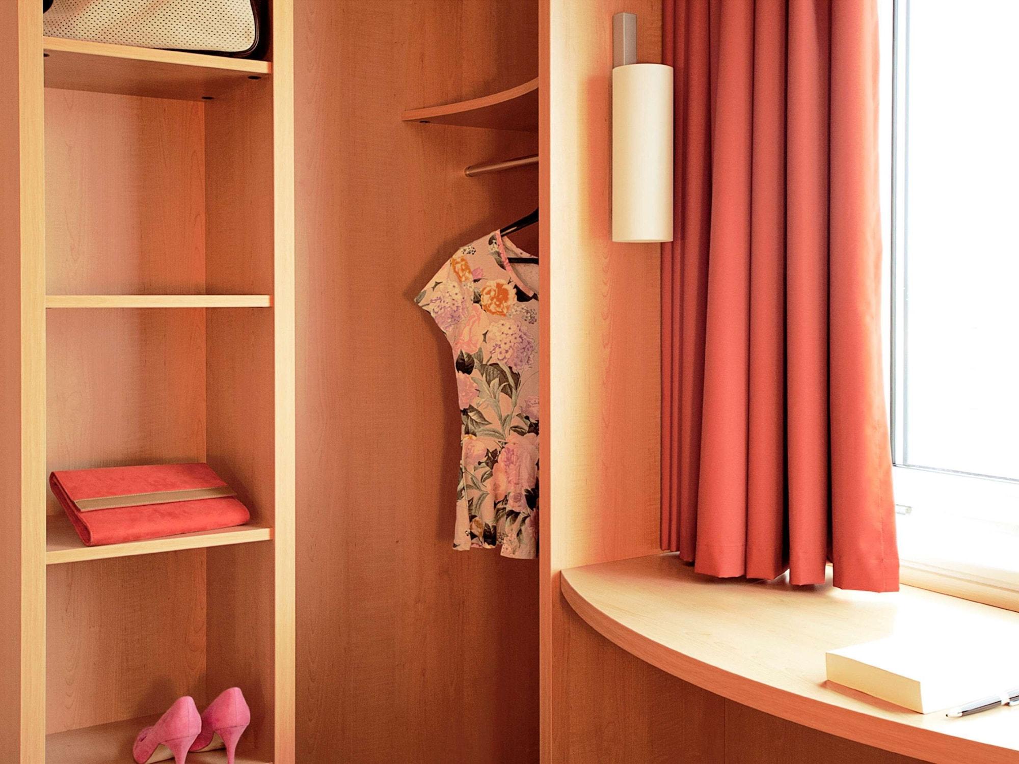 Ibis Hotel Friedrichshafen Airport Messe Экстерьер фото