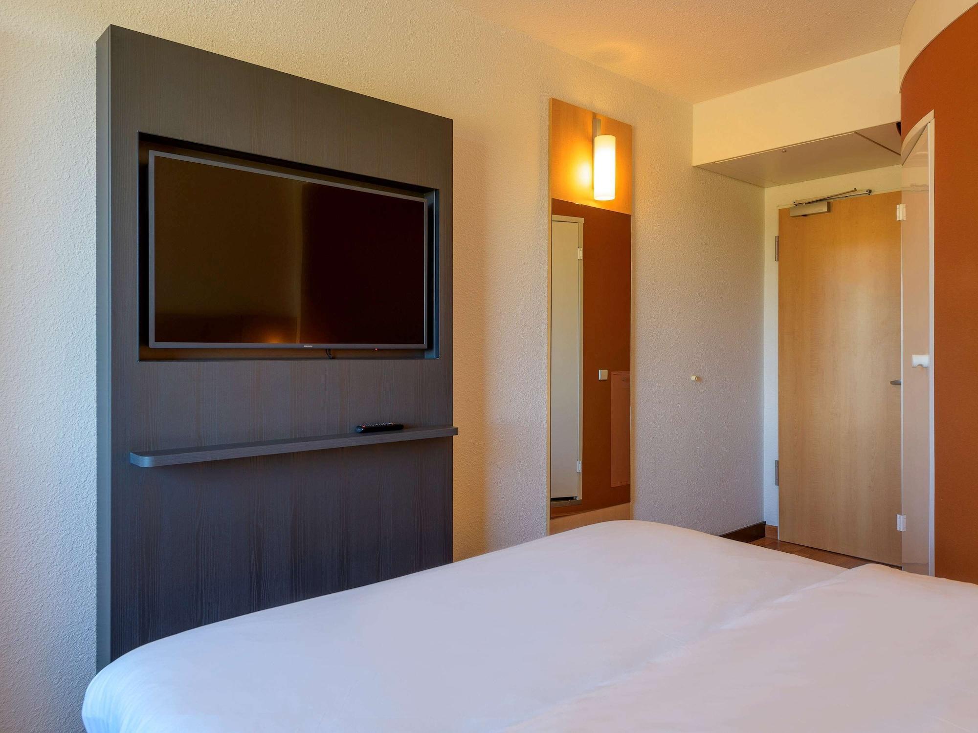 Ibis Hotel Friedrichshafen Airport Messe Экстерьер фото