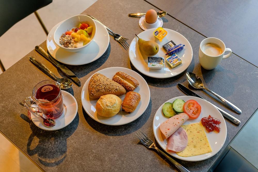 Ibis Hotel Friedrichshafen Airport Messe Экстерьер фото