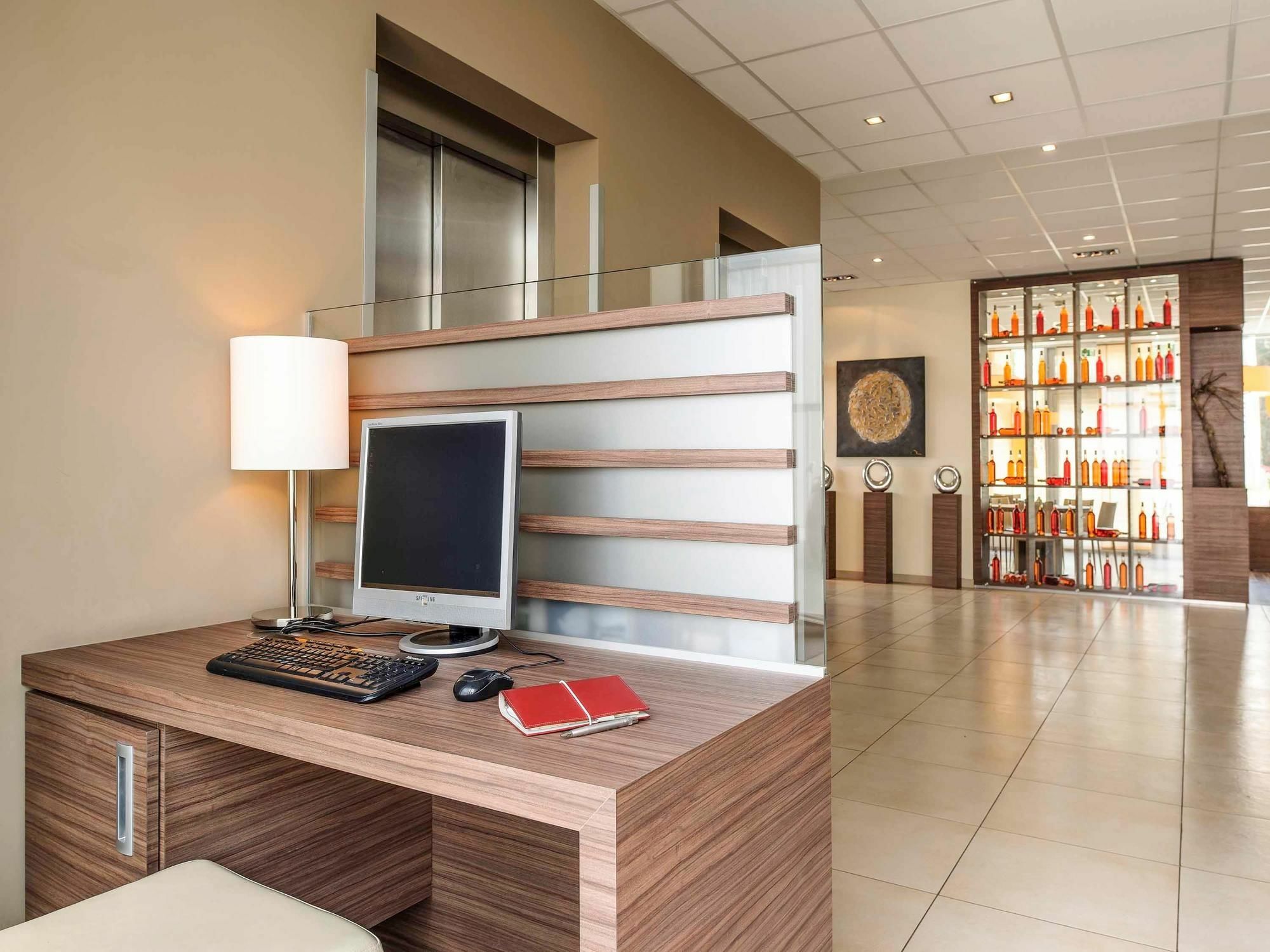 Ibis Hotel Friedrichshafen Airport Messe Экстерьер фото